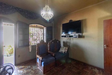 Casa à venda com 155m², 3 quartos e 2 vagas Casa à venda com 155m², 3 quartos e 2 vagasSala