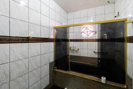 Casa à venda com 155m², 3 quartos e 2 vagas Casa à venda com 155m², 3 quartos e 2 vagasBanheiro social