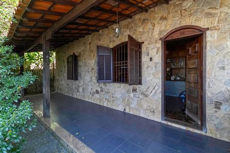 Casa à venda com 155m², 3 quartos e 2 vagas Casa à venda com 155m², 3 quartos e 2 vagasÁrea Externa