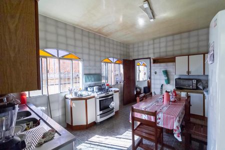 Casa à venda com 155m², 3 quartos e 2 vagas Casa à venda com 155m², 3 quartos e 2 vagasCozinha