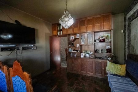 Casa à venda com 155m², 3 quartos e 2 vagas Casa à venda com 155m², 3 quartos e 2 vagasSala