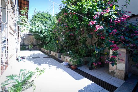 Casa à venda com 155m², 3 quartos e 2 vagas Casa à venda com 155m², 3 quartos e 2 vagasQuintal