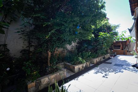 Casa à venda com 155m², 3 quartos e 2 vagas Casa à venda com 155m², 3 quartos e 2 vagasQuintal