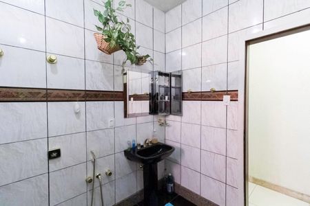 Casa à venda com 155m², 3 quartos e 2 vagas Casa à venda com 155m², 3 quartos e 2 vagasBanheiro social