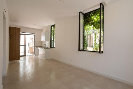 Casa para alugar com 80m², 2 quartos e sem vaga Casa para alugar com 80m², 2 quartos e sem vagaSala
