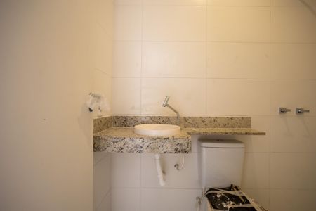 Casa para alugar com 80m², 2 quartos e sem vaga Casa para alugar com 80m², 2 quartos e sem vagaBanheiro Social