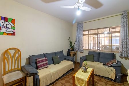 Casa à venda com 125m², 4 quartos e 2 vagasSala