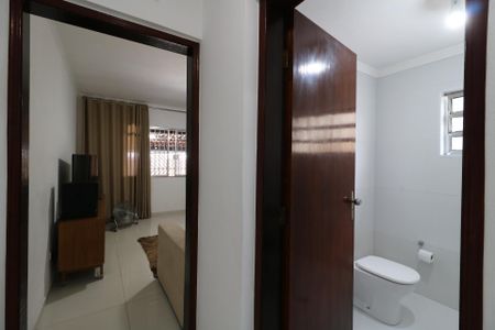 Casa à venda com 200m², 3 quartos e 2 vagasCorredor piso inferior