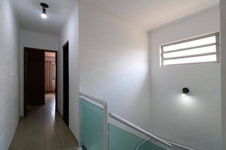 Casa à venda com 200m², 3 quartos e 2 vagasCorredor piso superior