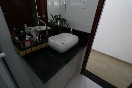 Casa à venda com 200m², 3 quartos e 2 vagasBanheiro Social - Pia