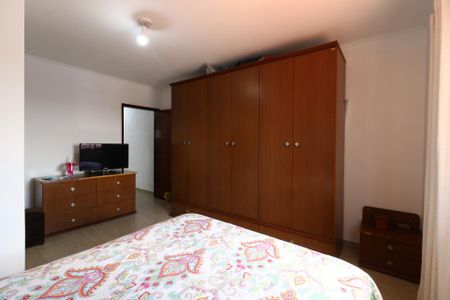 Casa à venda com 200m², 3 quartos e 2 vagasSuíte