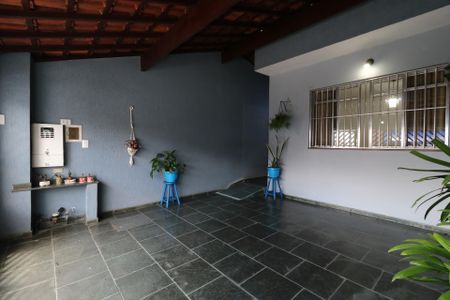 Casa à venda com 200m², 3 quartos e 2 vagasGaragem