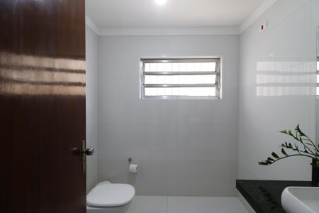 Casa à venda com 200m², 3 quartos e 2 vagasLavabo