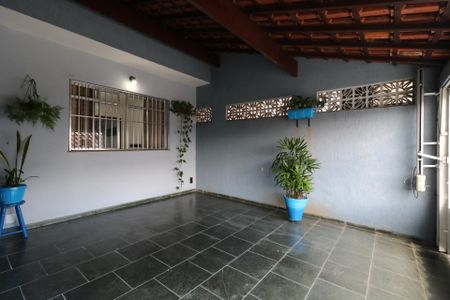 Casa à venda com 200m², 3 quartos e 2 vagasGaragem