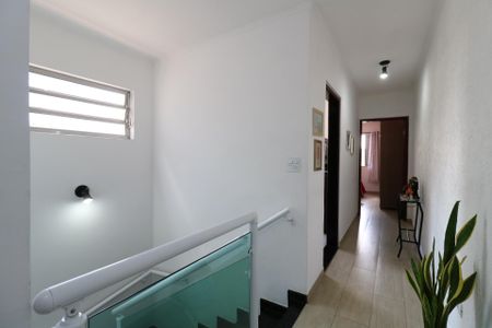 Casa à venda com 200m², 3 quartos e 2 vagasCorredor piso superior