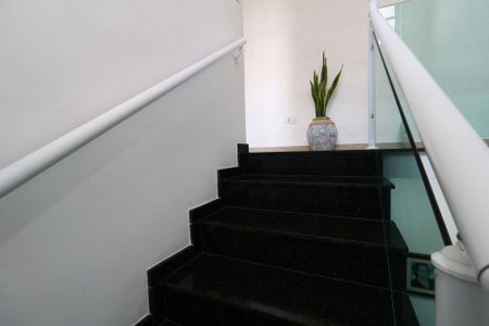 Casa à venda com 200m², 3 quartos e 2 vagasEscada