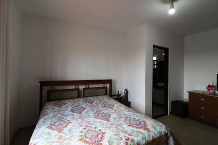 Casa à venda com 200m², 3 quartos e 2 vagasSuíte