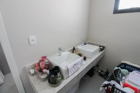 Casa à venda com 192m², 3 quartos e 2 vagasBanheiro da Suíte 1