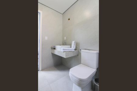 Casa à venda com 192m², 3 quartos e 2 vagasBanheiro da Suíte 2