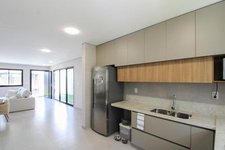 Casa à venda com 192m², 3 quartos e 2 vagasCozinha