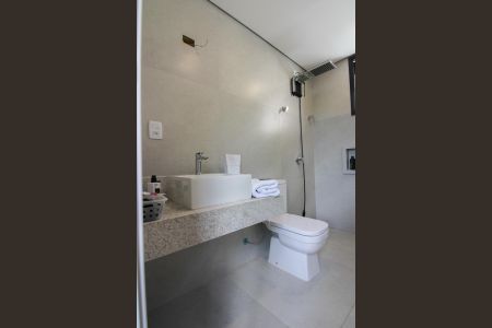 Casa à venda com 192m², 3 quartos e 2 vagasBanheiro da Suíte 2