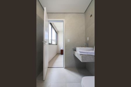 Casa à venda com 192m², 3 quartos e 2 vagasBanheiro da Suíte 2