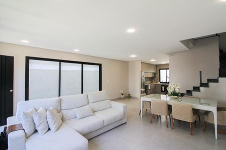 Casa à venda com 192m², 3 quartos e 2 vagasSala