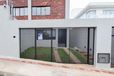 Casa à venda com 192m², 3 quartos e 2 vagasFachada