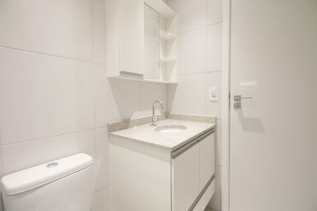Apartamento à venda com 71m², 2 quartos e 1 vagaBanheiro Social 