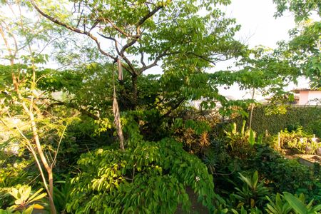 Casa de condomínio à venda com 392m², 4 quartos e 4 vagas Casa de condomínio à venda com 392m², 4 quartos e 4 vagasVista da Suíte 2