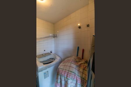 Casa de condomínio à venda com 392m², 4 quartos e 4 vagas Casa de condomínio à venda com 392m², 4 quartos e 4 vagasÁrea de Serviço