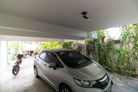 Casa de condomínio à venda com 392m², 4 quartos e 4 vagas Casa de condomínio à venda com 392m², 4 quartos e 4 vagasGaragem