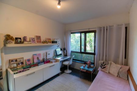 Casa de condomínio à venda com 392m², 4 quartos e 4 vagas Casa de condomínio à venda com 392m², 4 quartos e 4 vagasSuíte 1