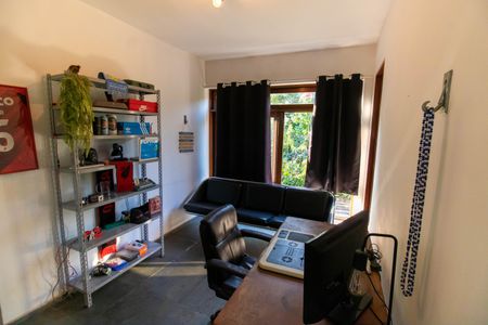 Casa de condomínio à venda com 392m², 4 quartos e 4 vagas Casa de condomínio à venda com 392m², 4 quartos e 4 vagasSuíte 2