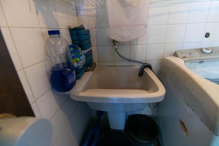 Casa de condomínio à venda com 392m², 4 quartos e 4 vagas Casa de condomínio à venda com 392m², 4 quartos e 4 vagasÁrea de Serviço