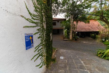 Casa de condomínio à venda com 392m², 4 quartos e 4 vagas Casa de condomínio à venda com 392m², 4 quartos e 4 vagasPlaquinha