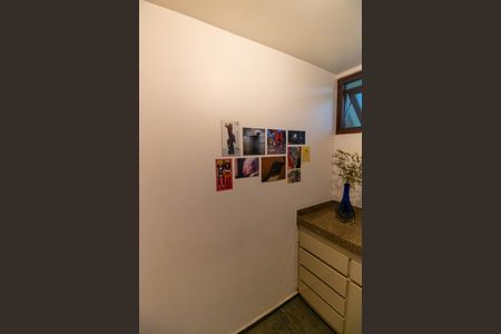 Casa de condomínio à venda com 392m², 4 quartos e 4 vagas Casa de condomínio à venda com 392m², 4 quartos e 4 vagasLavabo