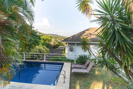 Casa de condomínio à venda com 392m², 4 quartos e 4 vagas Casa de condomínio à venda com 392m², 4 quartos e 4 vagasVista da Sala