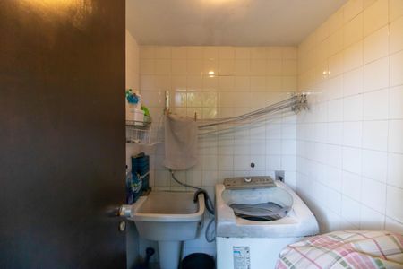 Casa de condomínio à venda com 392m², 4 quartos e 4 vagas Casa de condomínio à venda com 392m², 4 quartos e 4 vagasÁrea de Serviço