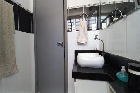 Apartamento à venda com 76m², 3 quartos e 1 vaga Apartamento à venda com 76m², 3 quartos e 1 vagaBanheiro