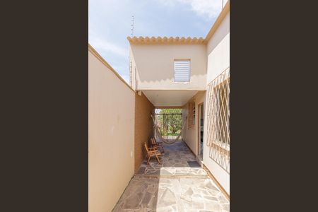 Casa para alugar com 130m², 2 quartos e 3 vagas Casa para alugar com 130m², 2 quartos e 3 vagasÁrea externa