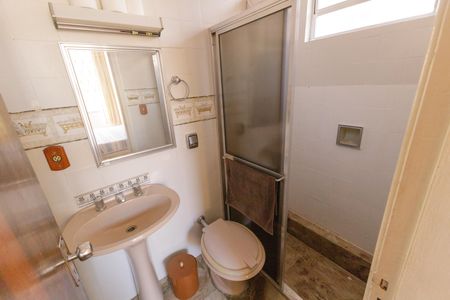 Casa para alugar com 130m², 2 quartos e 3 vagas Casa para alugar com 130m², 2 quartos e 3 vagasBanheiro da Suíte