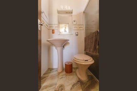 Casa para alugar com 130m², 2 quartos e 3 vagas Casa para alugar com 130m², 2 quartos e 3 vagasBanheiro da Suíte