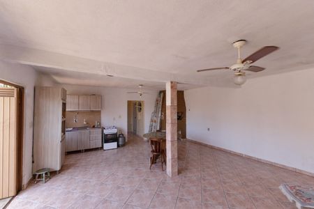 Casa para alugar com 130m², 2 quartos e 3 vagas Casa para alugar com 130m², 2 quartos e 3 vagasÁrea comum - Salão de festas