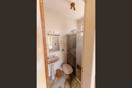 Casa para alugar com 130m², 2 quartos e 3 vagas Casa para alugar com 130m², 2 quartos e 3 vagasBanheiro da Suíte