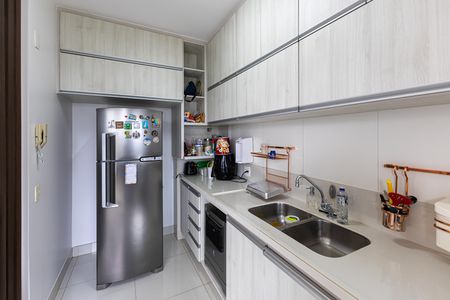 Apartamento para alugar com 75m², 2 quartos e 2 vagas Apartamento para alugar com 75m², 2 quartos e 2 vagasCozinha