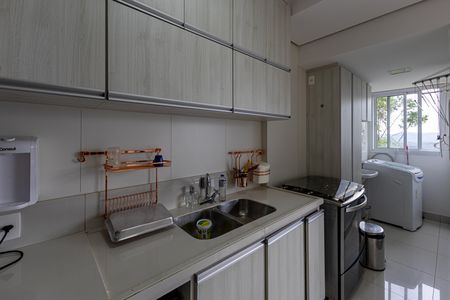 Apartamento para alugar com 75m², 2 quartos e 2 vagas Apartamento para alugar com 75m², 2 quartos e 2 vagasCozinha