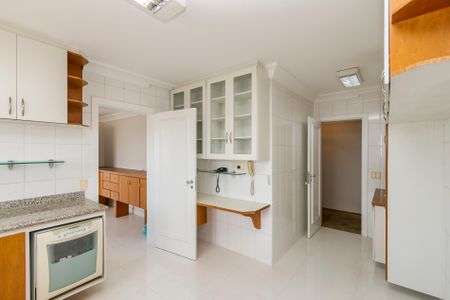 Apartamento à venda com 270m², 3 quartos e 5 vagas Apartamento à venda com 270m², 3 quartos e 5 vagasCozinha