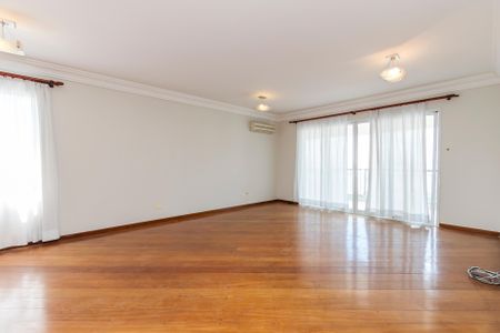 Apartamento à venda com 270m², 3 quartos e 5 vagas Apartamento à venda com 270m², 3 quartos e 5 vagasSala