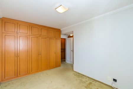 Apartamento à venda com 270m², 3 quartos e 5 vagas Apartamento à venda com 270m², 3 quartos e 5 vagasSuíte 2